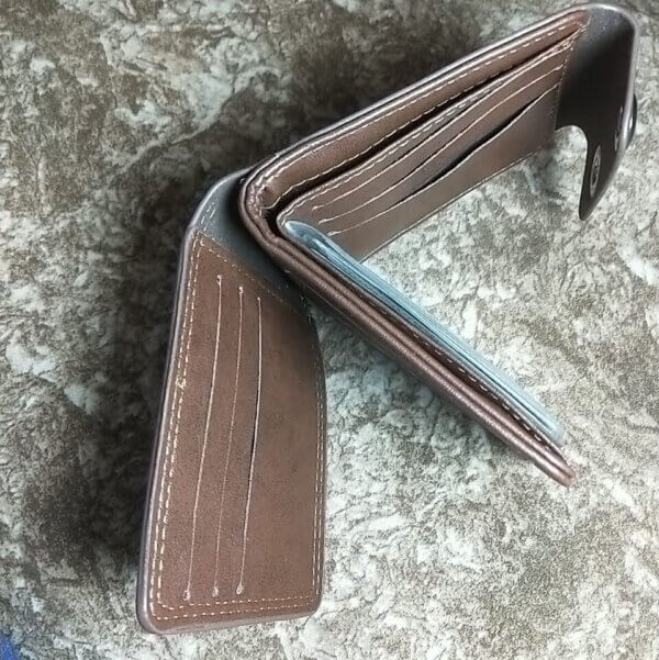 Mens Quality Pocket Slim Wallet with Card Holders Leather Material - Image 2