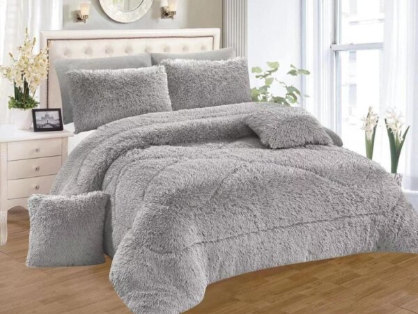 Fluffy Duvets Warm and Stylish + 1 Fleece Bedsheet + 4 Pillowcases