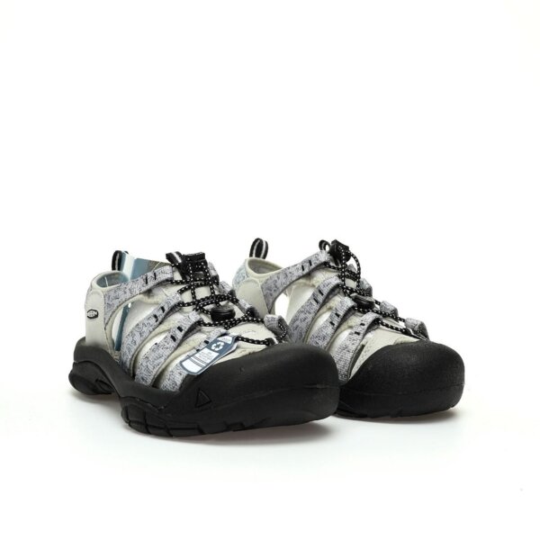KEEN Men's Newport H2 Closed Toe Water Sandal Grey Black