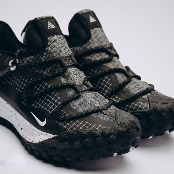 Nike ACG Mountain Black White Gore Tex Sneakers and Shoes for Men and Women Unisex - Image 4