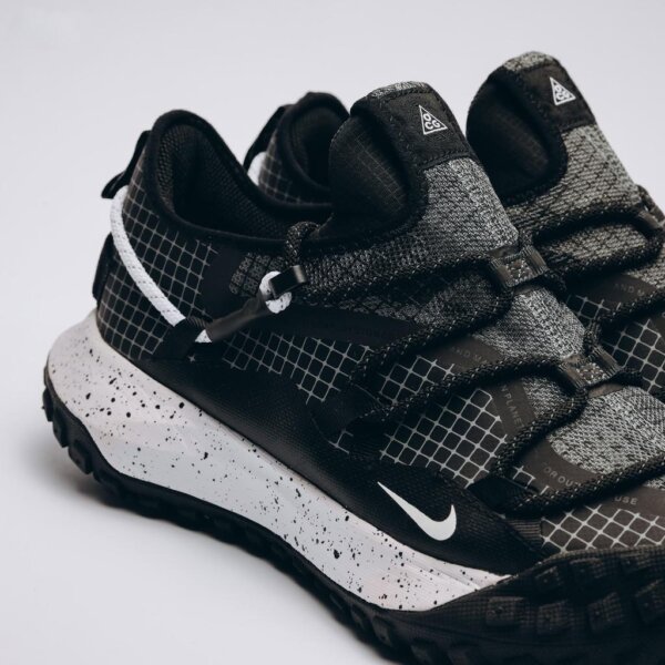 Nike ACG Mountain Black White Gore Tex Sneakers and Shoes for Men and Women Unisex - Image 2